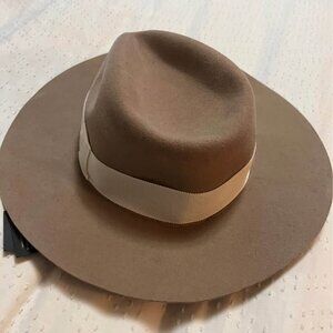 Rag and Bone NWT fedora in camel size L